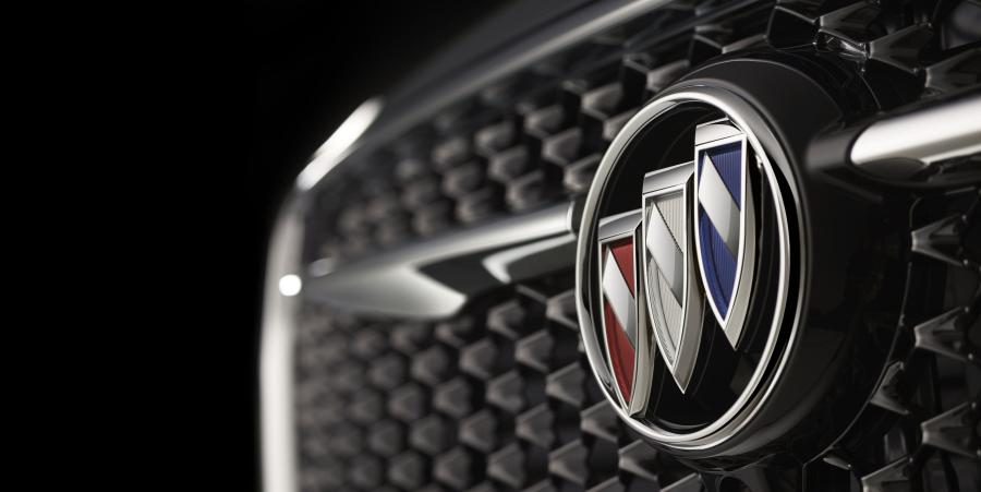 Логотип Buick Enclave Avenir 2017 года  (фото 8 из 30)
